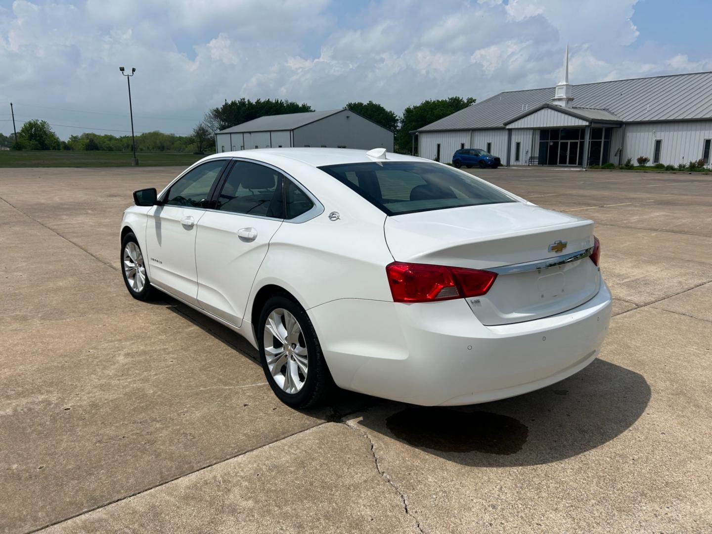 2015 White /Gray Chevrolet Impala CNG Sedan (2G1135SN0F9) with an 3.6L V6 engine, AUTOMATIC transmission, located at 17760 Hwy 62, Morris, OK, 74445, (918) 733-4887, 35.609104, -95.877060 - Photo#6